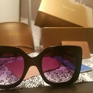 Lightly used Gucci GG Oversized shades. Acetate